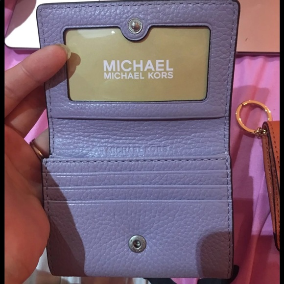 micheal kors wallet - Picture 2 of 3